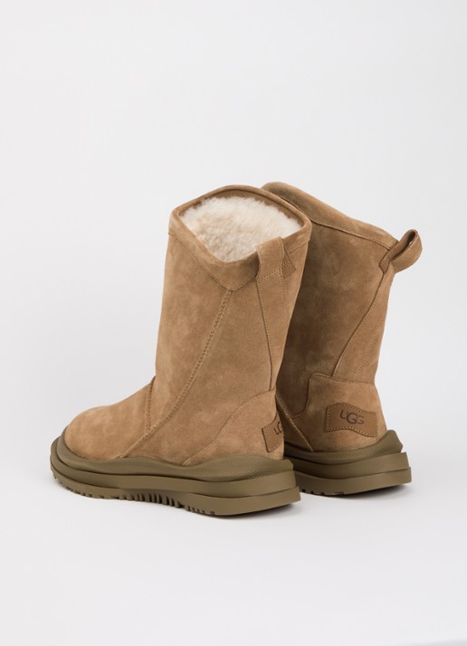 UGG Classic Distort laars van suède - achterkant 2 camel