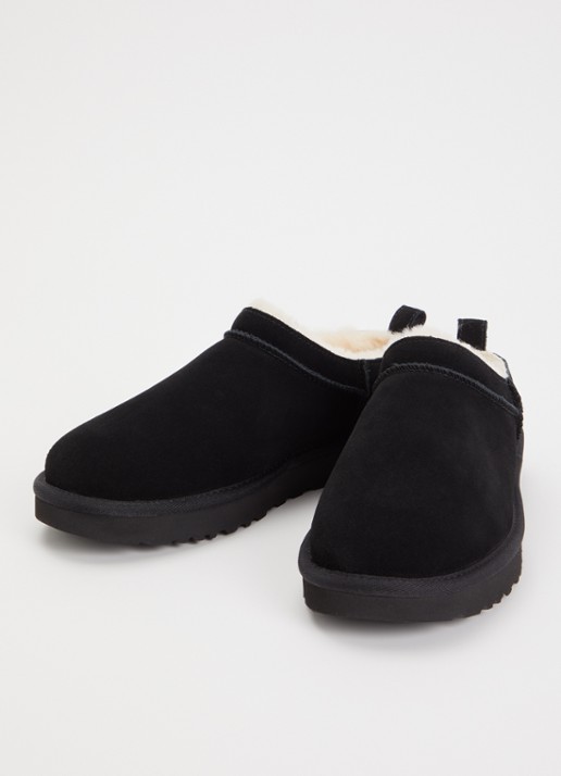 UGG Classic Micro instapper van suède - detail zwart