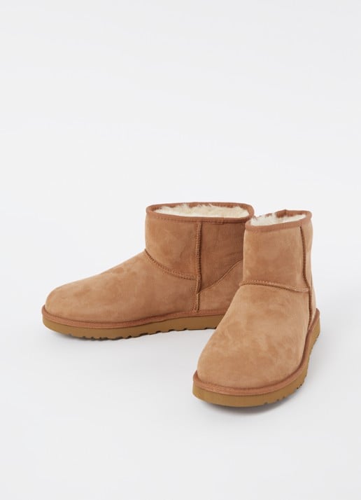 UGG Classic Mini enkellaars van suède - detail camel