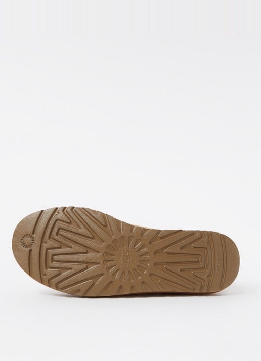 UGG Classic Mini enkellaars van suède - detail 3 camel