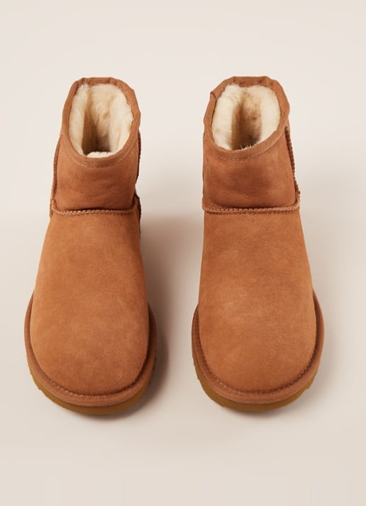 UGG Classic Mini enkellaarsje van suède - detail 2 cognac