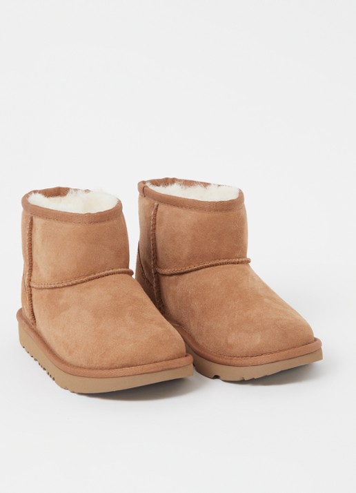 UGG Classic Mini II enkellaarsje van suède - voorkant 2 kastanjebruin
