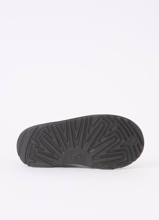 UGG Classic Ultra Mini enkellaarsje van suède - detail zwart