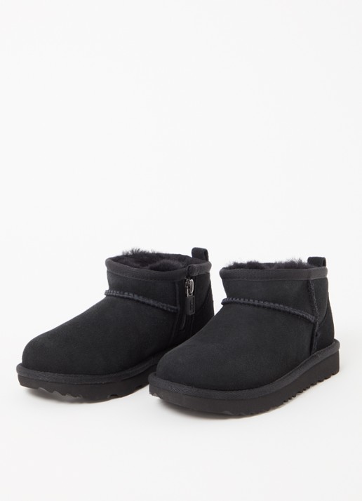 UGG Classic Ultra Mini enkellaarsje van suède - voorkant 2 zwart