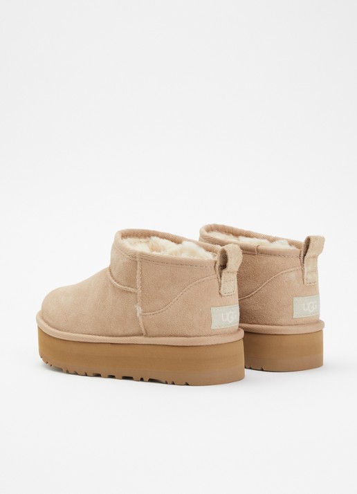 UGG Classic Ultra Mini Platform enkellaarsje van suède - achterkant khaki