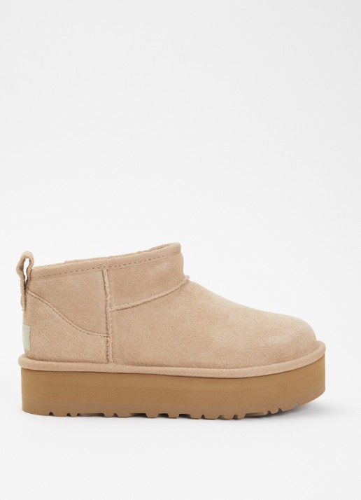 UGG Classic Ultra Mini Platform enkellaarsje van suède