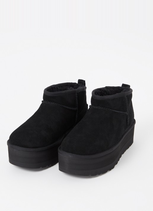 UGG Classic Ultra Mini Platform enkellaarsje van suède - detail zwart