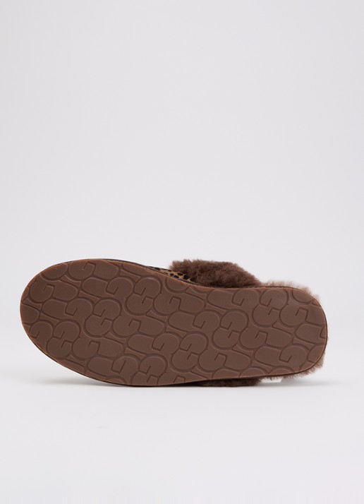 UGG Scuffette Caspian pantoffel van kalfsvacht met panterprint - detail 5 donkerbruin