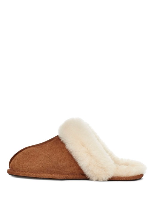 UGG Scuffette II pantoffel met schapenvacht  - detail cognac