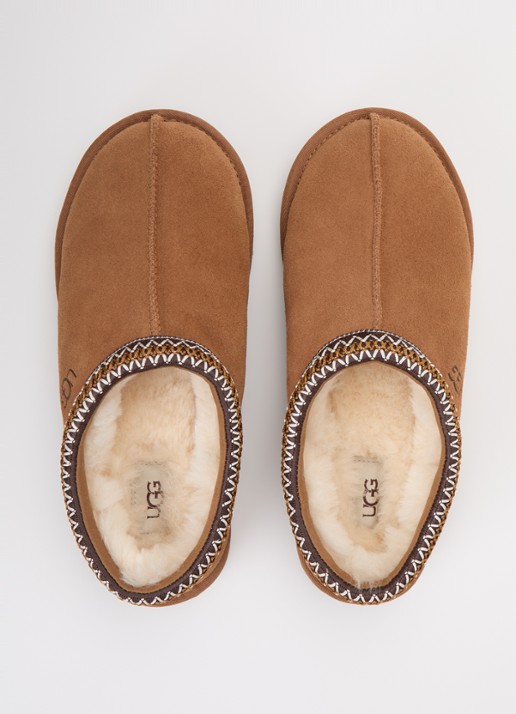 UGG Tasman ll instapper van suède - detail 2 kastanjebruin