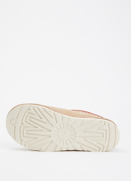 UGG Tasman ll instapper van suède - detail 4 zand