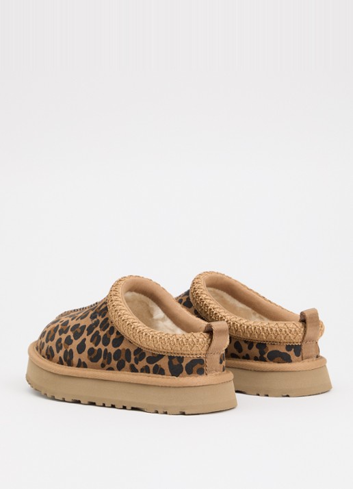 UGG Tazz instapper van suède met panterprint - achterkant camel