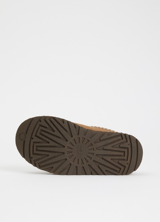 UGG Tazz instapper van suède - detail 4 donkerbeige