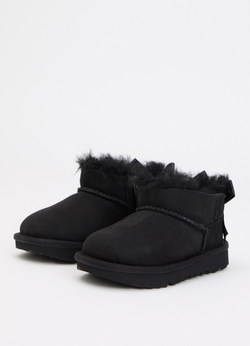 UGG Ultra Mini Bailey Bow enkellaarsje van suède - voorkant 2 zwart