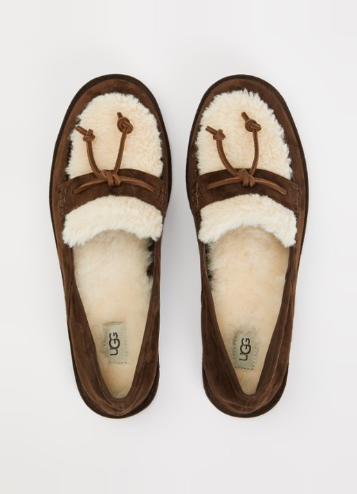 UGG Zora loafer van suède met schapenvacht - detail 2 donkerbruin