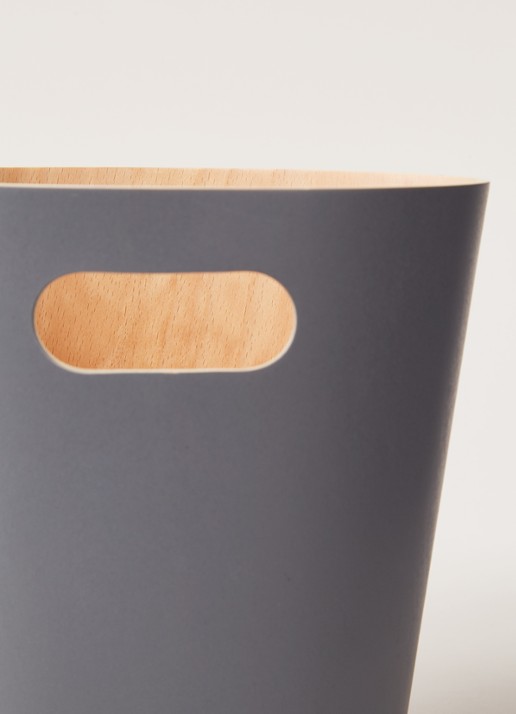 Umbra Woodrow prullenbak 7,5 liter - detail donkergrijs