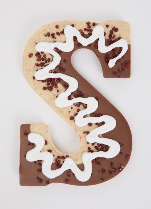 Urban Cacao Chocoladeletter Cinnamon Bunn 200 gram - voorkant 2 s