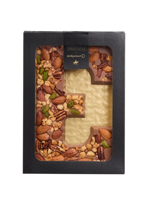 Urban Cacao Melk chocoladeletter met noten 180 gram - voorkant e