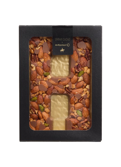 Urban Cacao Melk chocoladeletter met noten 180 gram - voorkant h