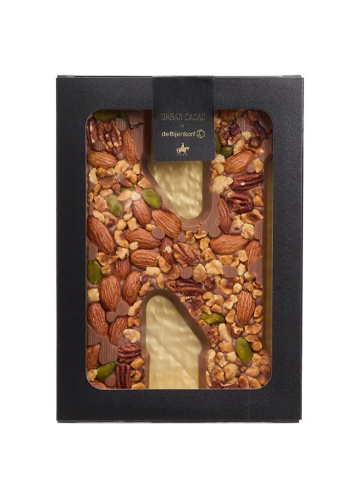 Urban Cacao Melk chocoladeletter met noten 180 gram - voorkant n