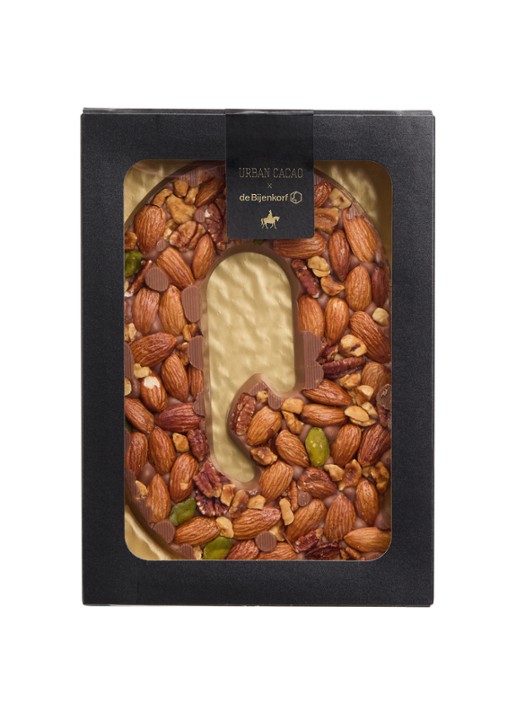 Urban Cacao Melk chocoladeletter met noten 180 gram - voorkant q