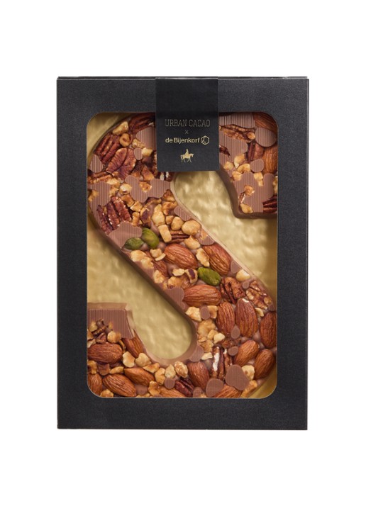 Urban Cacao Melk chocoladeletter met noten 180 gram - voorkant s