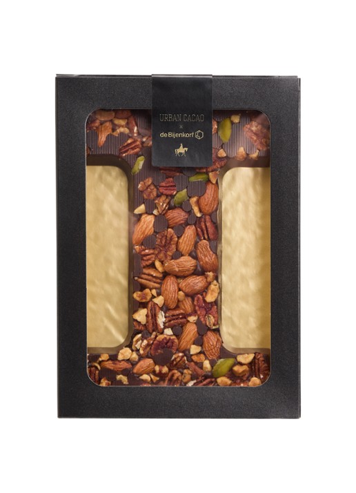Urban Cacao Pure chocoladeletter met noten 180 gram - voorkant i