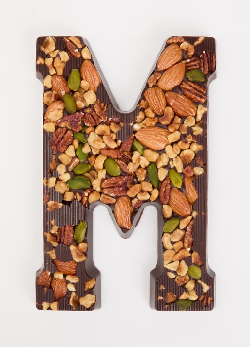 Urban Cacao Pure chocoladeletter met noten 180 gram - voorkant 2 m