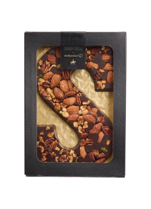 Urban Cacao Pure chocoladeletter met noten 180 gram - voorkant s