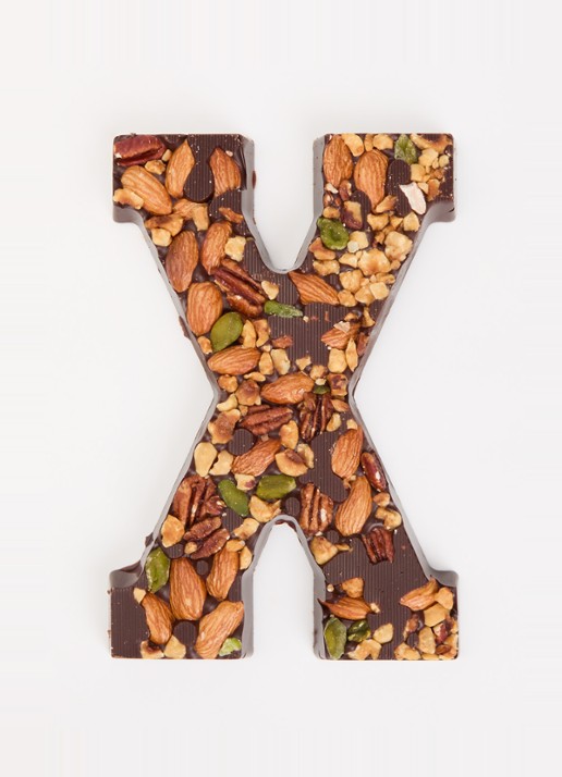 Urban Cacao Pure chocoladeletter met noten 180 gram - voorkant 2 x