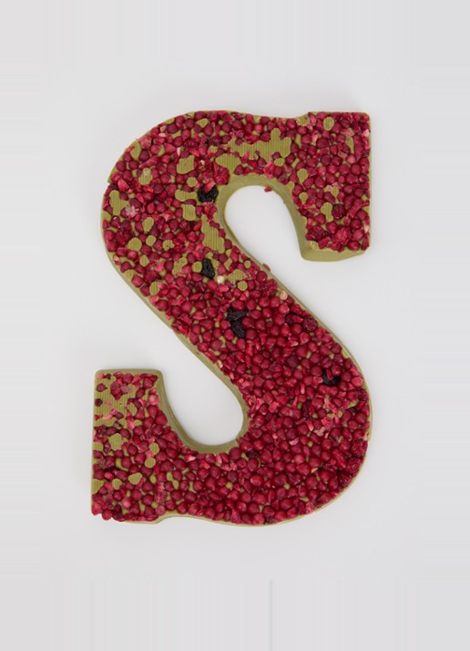 Urban Cacao Witte chocoladeletter met matcha en rood fruit 200 gram - voorkant 2 s