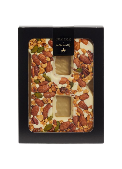 Urban Cacao Witte chocoladeletter met noten 180 gram - voorkant b