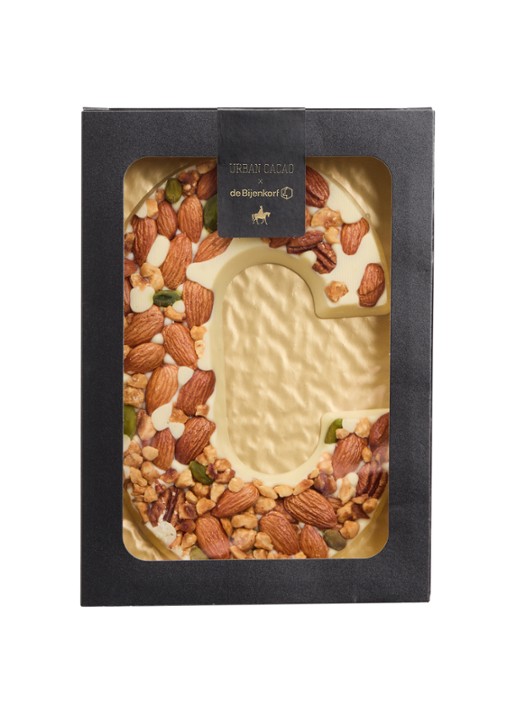 Urban Cacao Witte chocoladeletter met noten 180 gram - voorkant c
