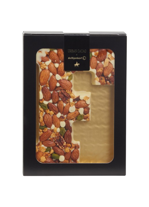 Urban Cacao Witte chocoladeletter met noten 180 gram - voorkant f