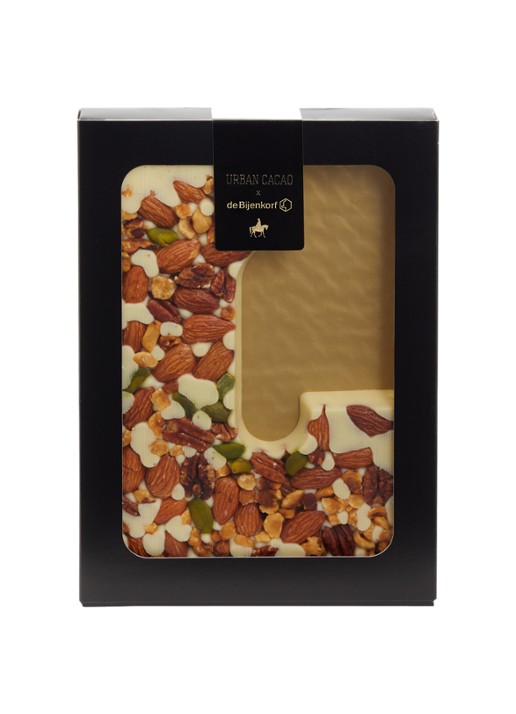 Urban Cacao Witte chocoladeletter met noten 180 gram - voorkant l