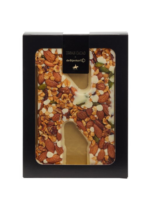 Urban Cacao Witte chocoladeletter met noten 180 gram - voorkant n
