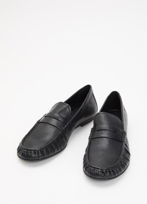 Vagabond Shoemakers Aleya loafer van schapenleer - detail zwart