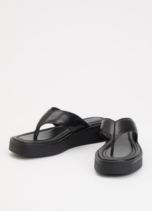Vagabond Shoemakers Danya slippers van leer - detail zwart