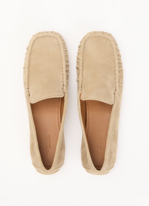 Vagabond Shoemakers Mika loafer van geitensuède - detail 3 zand
