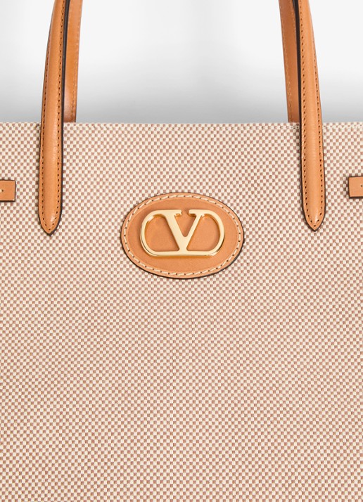 Valentino Garavani Antibes Medium shopper van canvas met leren details - detail 5 camel