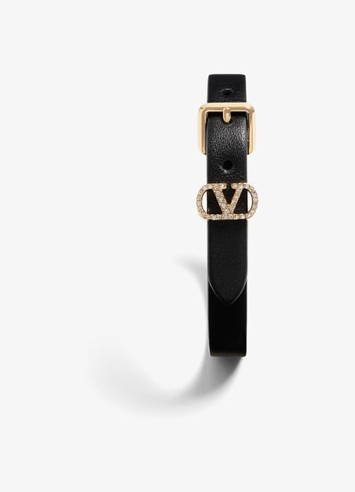 Valentino Garavani Armband van kalfsleer met logo - detail zwart