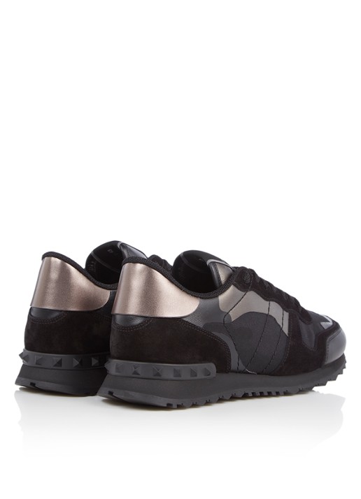 Valentino Garavani Camouflage Rockrunner sneaker met suède details - detail 2 zwart