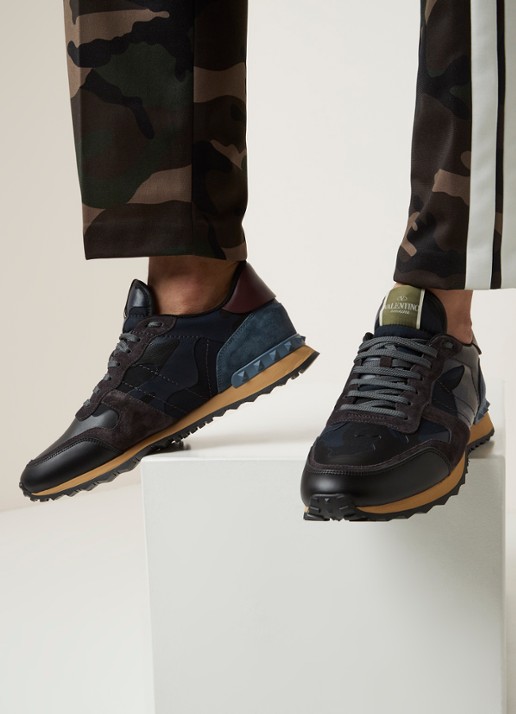 Valentino Garavani Camouflage Rockrunner sneaker van leer en suède - voorkant 5 donkerblauw