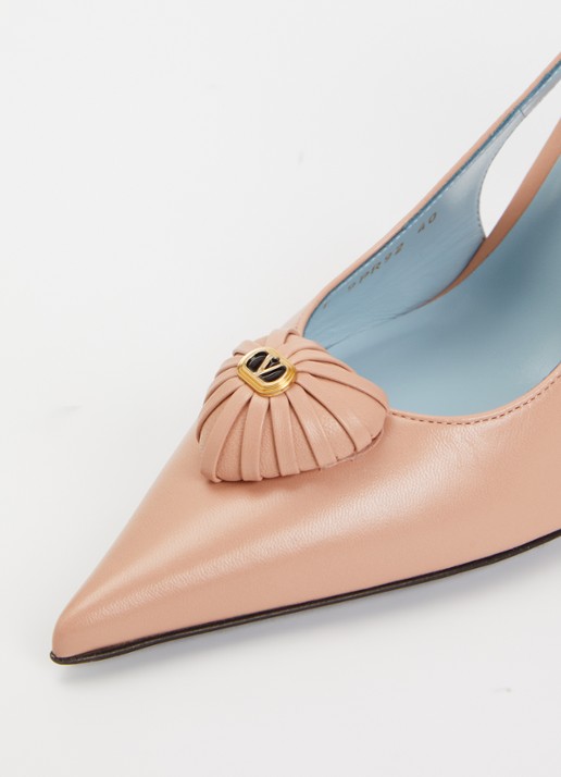 Valentino Garavani Coeur Royal slingback van geitenleer met applicatie - detail 5 lichtroze