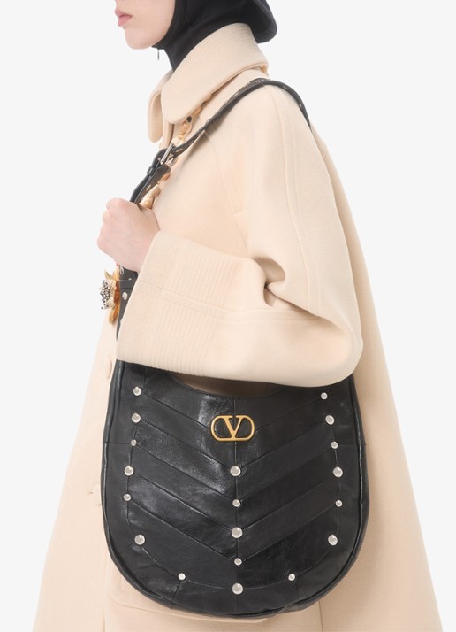 Valentino Garavani Hoboho schoudertas van lamsleer met studs - voorkant 7 zwart