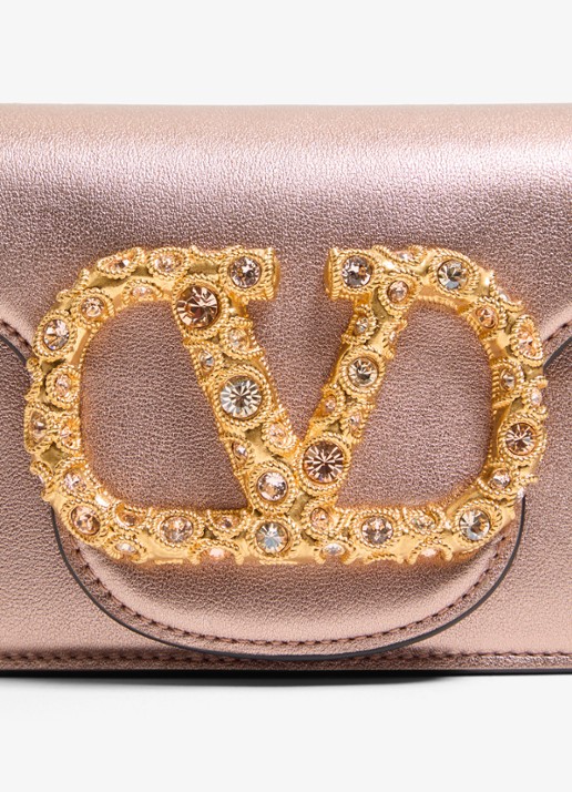 Valentino Garavani Locò Small handtas van kalfsleer met metallic finish - detail 6 oudroze