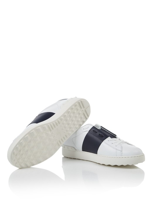 Valentino Garavani Open sneaker van kalfsleer met studs - detail 5 wit