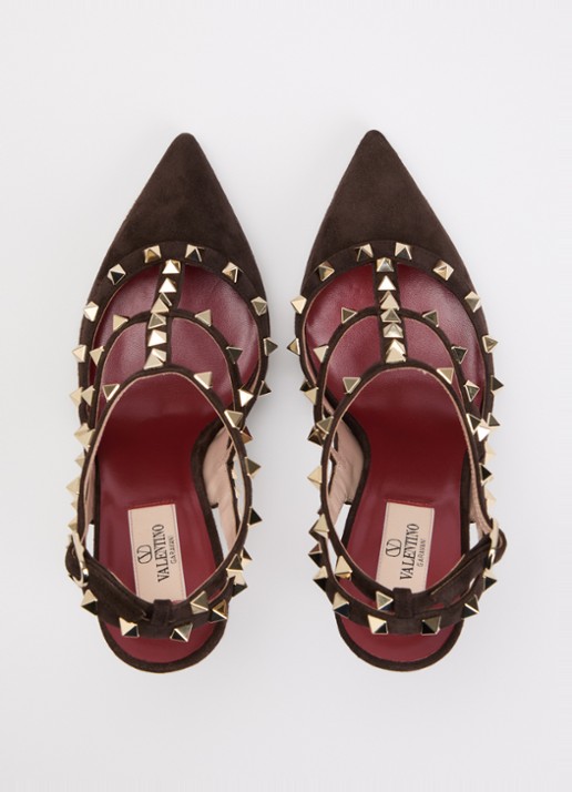 Valentino Garavani Rockstud pump van suède met studs - detail 2 donkerbruin