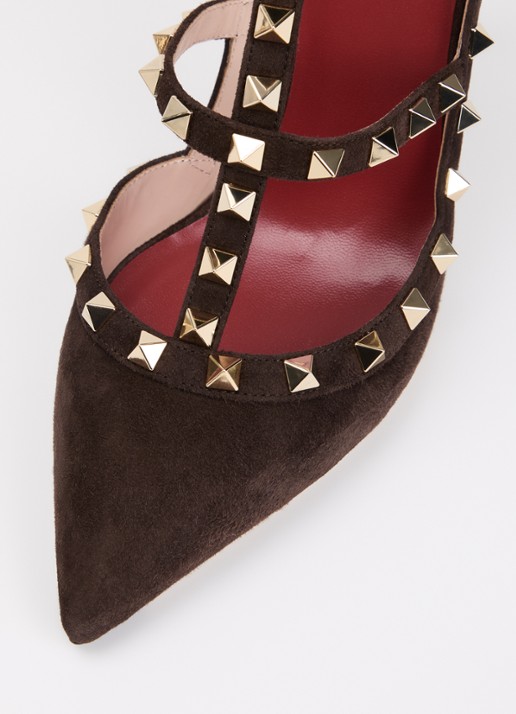 Valentino Garavani Rockstud pump van suède met studs - detail 4 donkerbruin