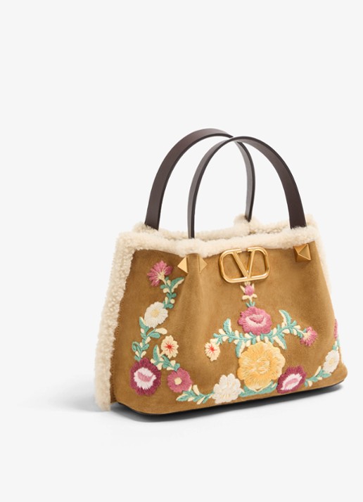 Valentino Garavani Shopper van kalfssuède met bloemborduring - voorkant 5 camel